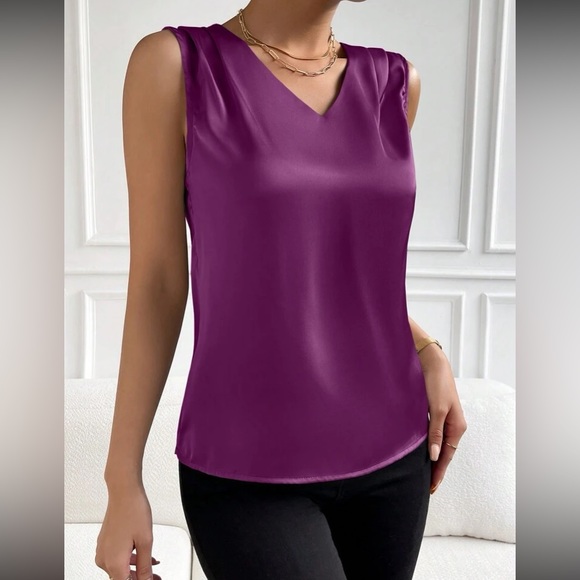 Luxe V neck sleeveless blouse - Picture 7 of 16